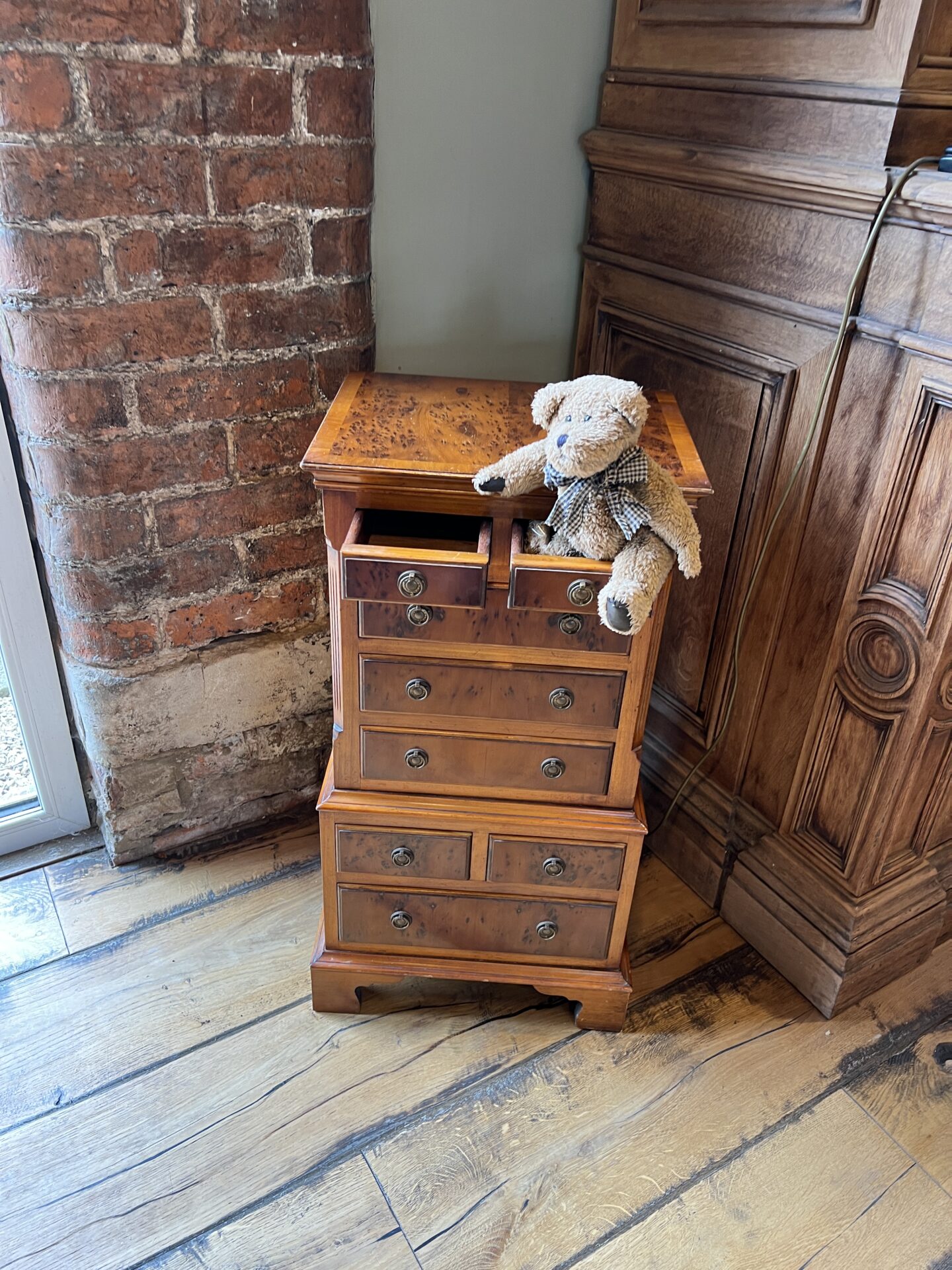 Vintage Burr Walnut Bevan Funnel Miniature Chest on Chest of Drawers - Image 4
